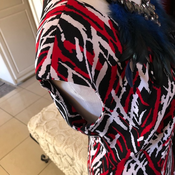 Ronni Nicole Shift Dress - Picture 4 of 8